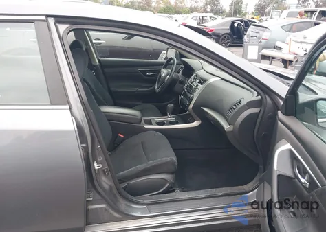 2015 Nissan Altima 2.5 S z USA, uszkodzony, nr VIN 1N4AL3AP6FN393691